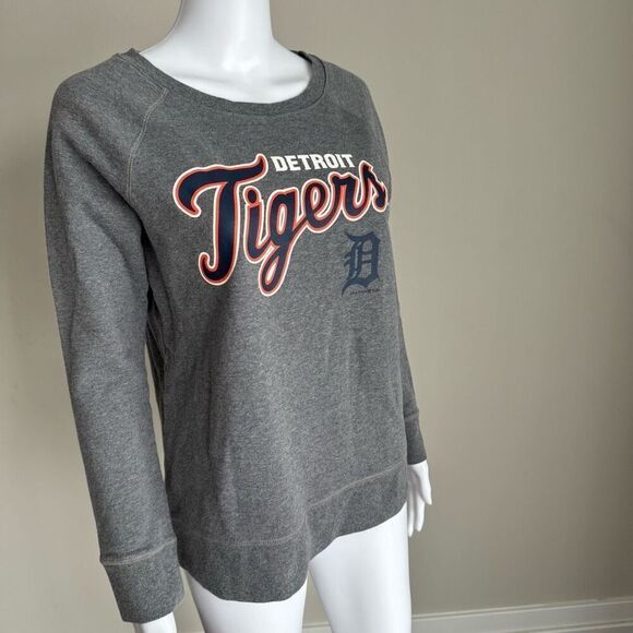MLB Detroit Tigers Logo Graphic Raglan Sweatshirt - Picture 3 of 8